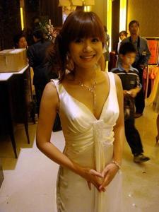 novoline casino online spielen kostenlos [Foto] Hitomi Sato, berpakaian seperti perempuan, mengenakan kardigan di atas kemeja dan rok di atas lutut